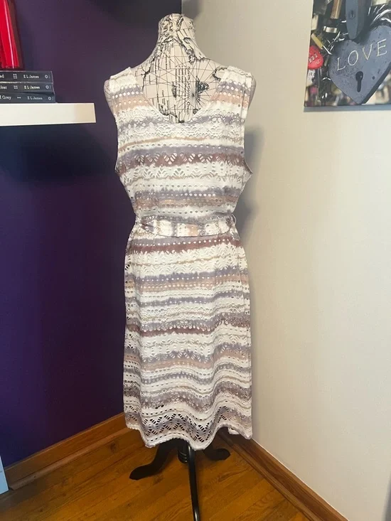 Cloth and Portrait Sleeveless Dress - Picture 5 of 8